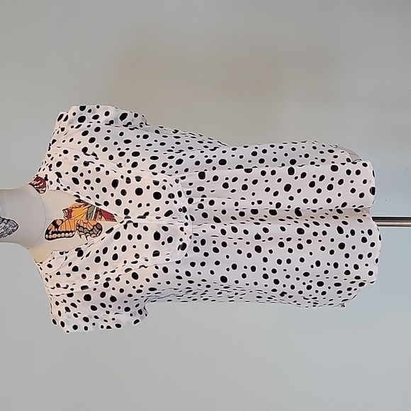 Loft black and white spotted sleeveless blouse.  Size is Small - Picture 1 of 8